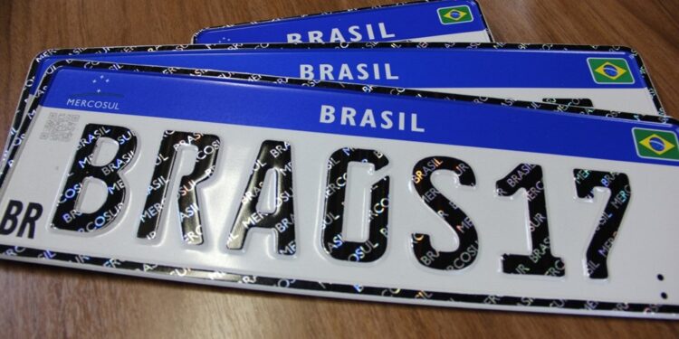 Detran lança o emplacamento totalmente digital