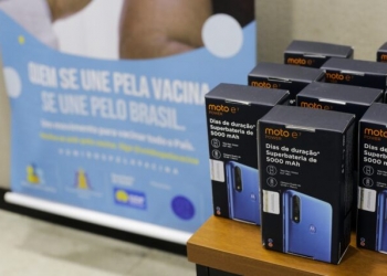 Saúde recebe doação de computadores, celulares e máscaras
