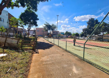 Arniqueira tem asfalto novo e reforma em quadras esportivas