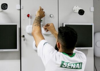 Editais abrem mais de 6 mil vagas em cursos gratuitos