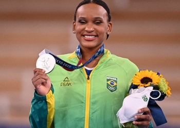 Rebeca Andrade faz história e leva a prata no individual geral dos Jogos Olímpicos de Tóquio