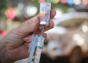 Chegou a vez de quem tem 35 anos se vacinar contra a Covid-19. Mutirão em 61 pontos no DF.
