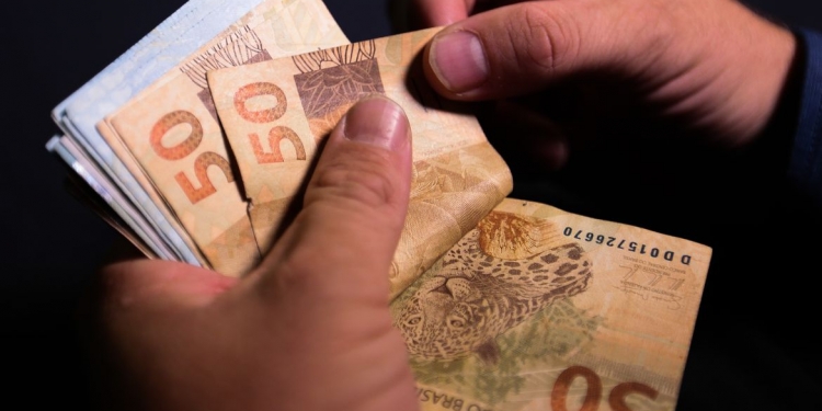 Procura dos consumidores por crédito cresce 26% no primeiro semestre