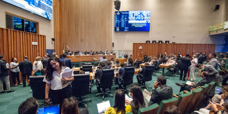 Aprovadas alterações na Previdência do serviço público do DF