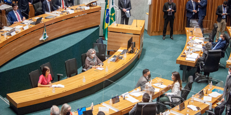 Distritais aprovam R$ 311 milhões para IgesDF e R$ 40 milhões para Hospital da Criança