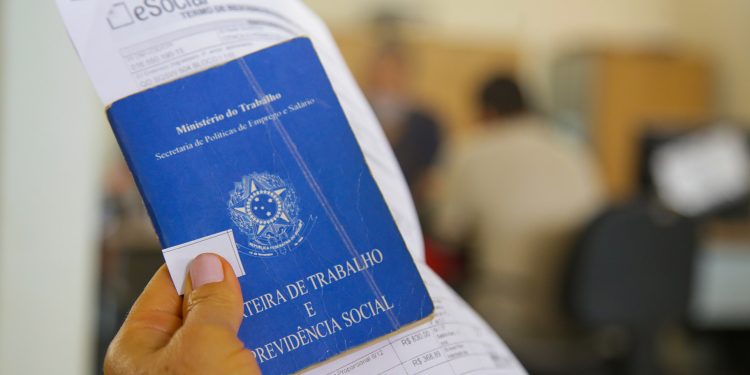 Comece a semana empregado: Mais de 1,5 mil vagas disponíveis nas agências do trabalhador nesta segunda-feira (13)