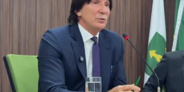 Janguie Diniz reassume presidência da ABMES