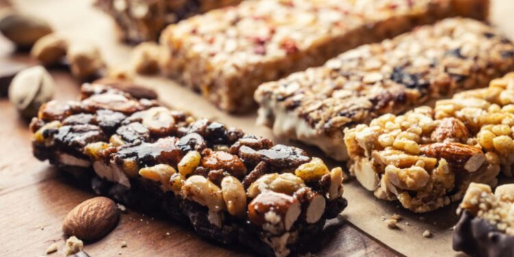 snacks-proteicos:-veja-como-escolher-entre-plant-based-e-origem-animal