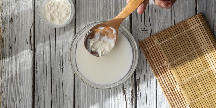 ouro-branco:-o-que-ha-por-tras-dos-beneficios-do-kefir-para-o-corpo