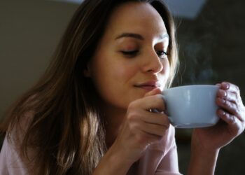 cha-anti-inflamatorio-de-erva-famosa-ajuda-a-nivelar-acucar-no-sangue