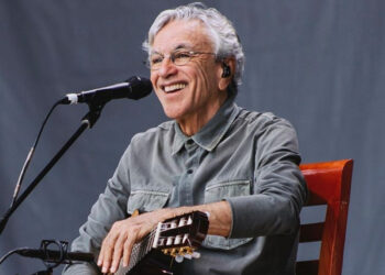 reacao-de-caetano-veloso-a-indicacao-no-grammy-2026-surpreende