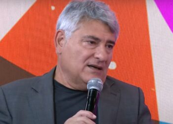 cleber-machado-comete-gafe-ao-vivo-e-causa-silencio-na-record