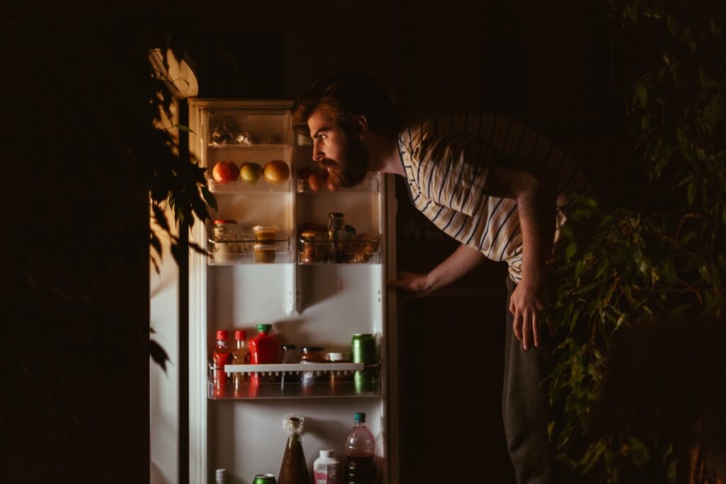 fome-a-noite?-saiba-o-que-comer-para-perder-peso-sem-prejudicar-o-sono