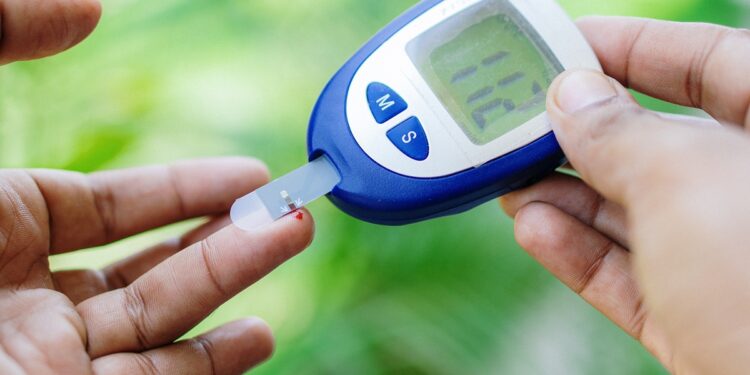 diabetes:-saiba-quais-sao-os-sintomas-do-acumulo-de-acucar-no-sangue