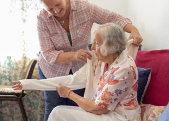 estudo-explica-como-o-alzheimer-faz-o-paciente-esquecer-ate-quem-ama