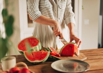 melancia:-nutricionista-lista-beneficios-de-colocar-a-fruta-na-dieta
