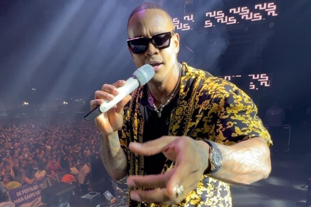 leo-santana-decide-adiar-show-gratuito-em-salvador.-entenda-o-motivo