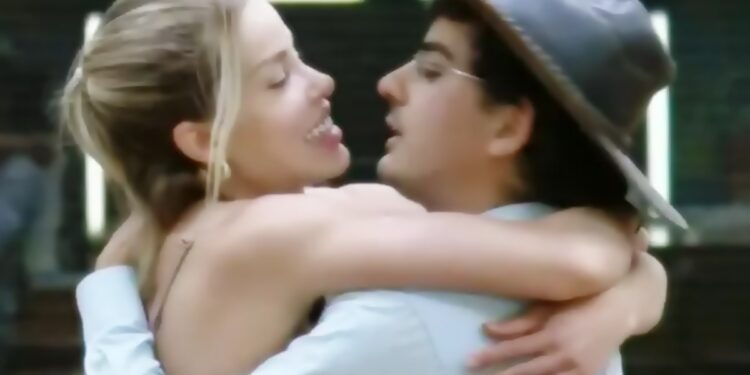a-fazenda-17:-peoa-e-detonada-apos-“beijo-culposo”-em-favorito