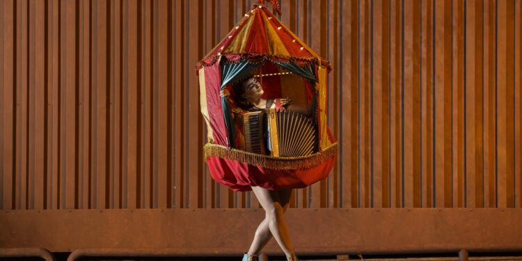 festival-arranha-ceu-apresenta-espetaculos-circenses-solos-no-espaco-renato-russo