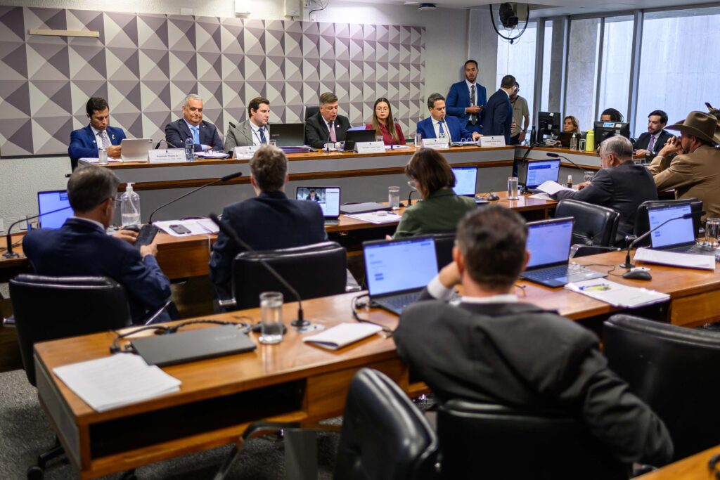 cpmi-do-inss-ouve-paulo-camisotti-e-vota-quebra-de-sigilo-de-lulinha.-siga