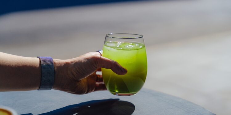 nutrologo-lista-5-alimentos-estrategicos-que-podem-ajudar-a-desinchar