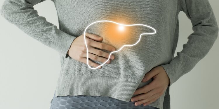 hepatologista-conta-se-bebidas-antes-de-dormir-curam-gordura-no-figado