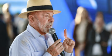 lula-parabeniza-keiko-fujimori-por-vitoria-no-peru:-“conte-com-o-brasil”