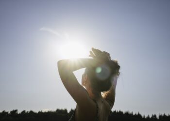 ate-quem-toma-sol-com-frequencia-pode-ter-deficiencia-de-vitamina-d