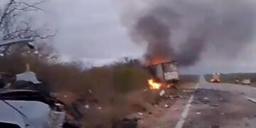 colisao-entre-caminhao-e-van-de-pacientes-deixa-7-mortos-em-pernambuco