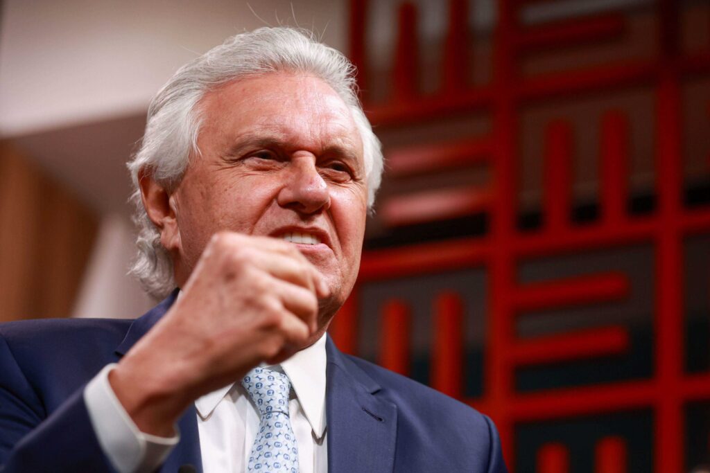caiado-critica-milei-e-ia-de-bolsonaro-em-convencao-de-flavio