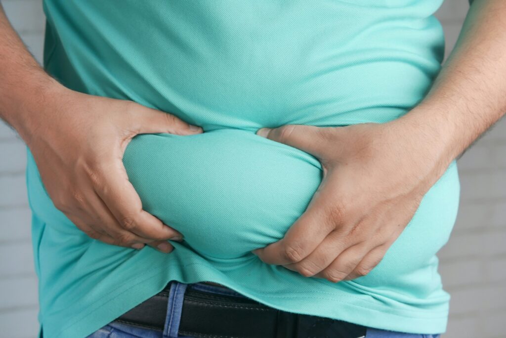 gordura-abdominal-e-baixa-vitamina-d-dobram-risco-de-morte-apos-os-50