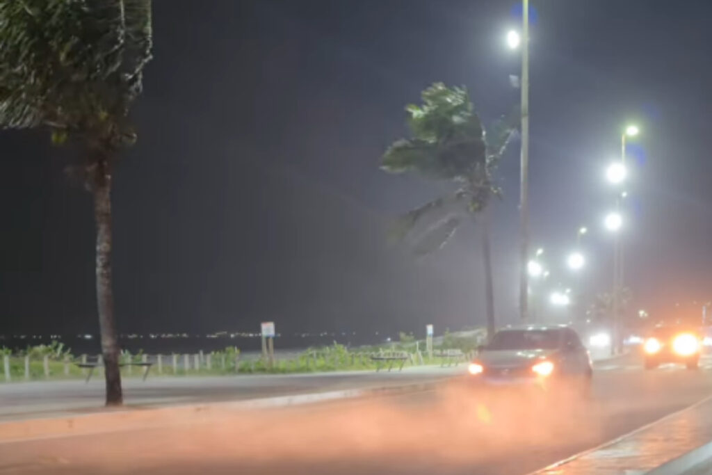 rj:-rajadas-de-ventos-de-ate-70-km/h-assustam-moradores-e-geram-alerta