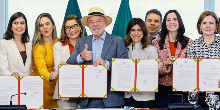 mulher-segura:-lula-cria-programa-que-rastreia-agressor-e-vitima