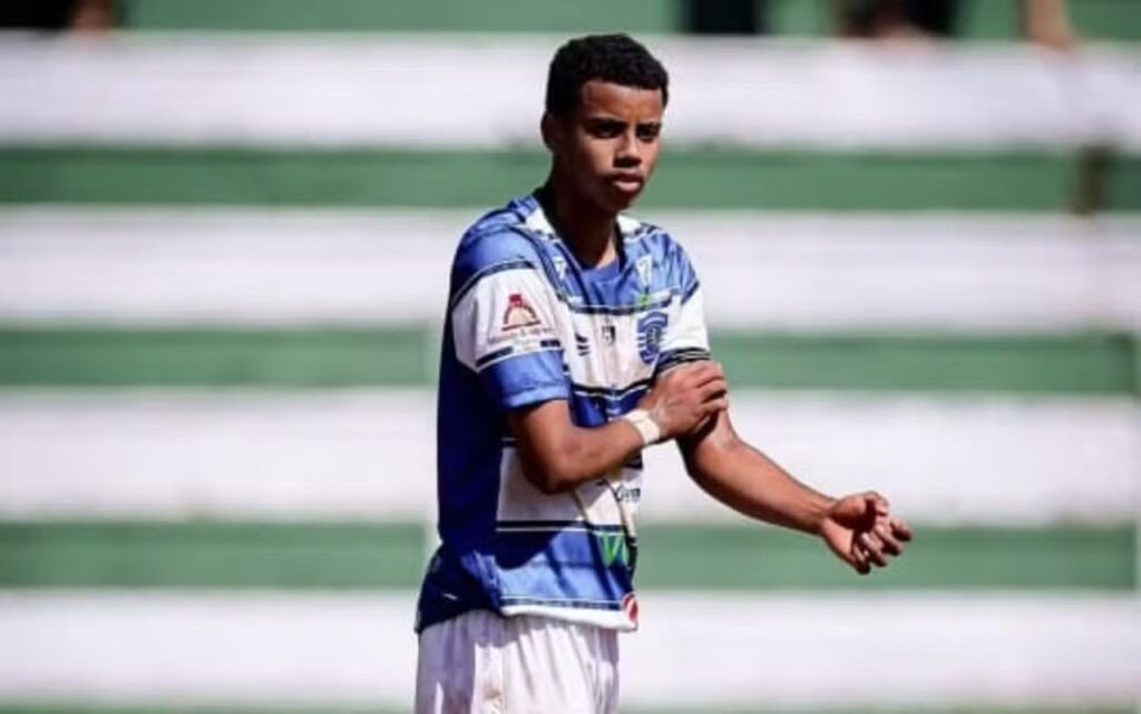 jogador-de-futebol-de-17-anos-morre-e-causa-comocao-em-goias