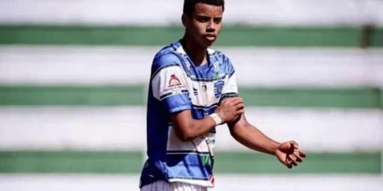 jogador-de-futebol-de-17-anos-morre-e-causa-comocao-em-goias