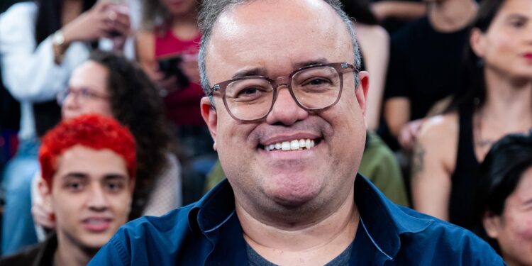 everaldo-marques-critica-padrao-fifa-na-copa:-“risco-de-dar-problema”