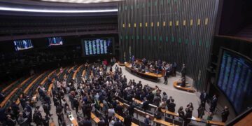 na-reta-final-de-convencoes,-congresso-adia-volta-do-recesso