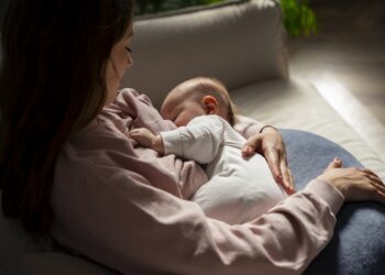 “amamentacao-nao-deve-ser-um-processo-doloroso”,-alerta-obstetra