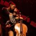 espetaculo-com-musica,-interatividade-e-critica-no-teatro-perdiz