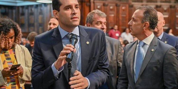 prefeito-do-rio-cobra-fiscalizacao-da-anac-em-voos-panoramicos