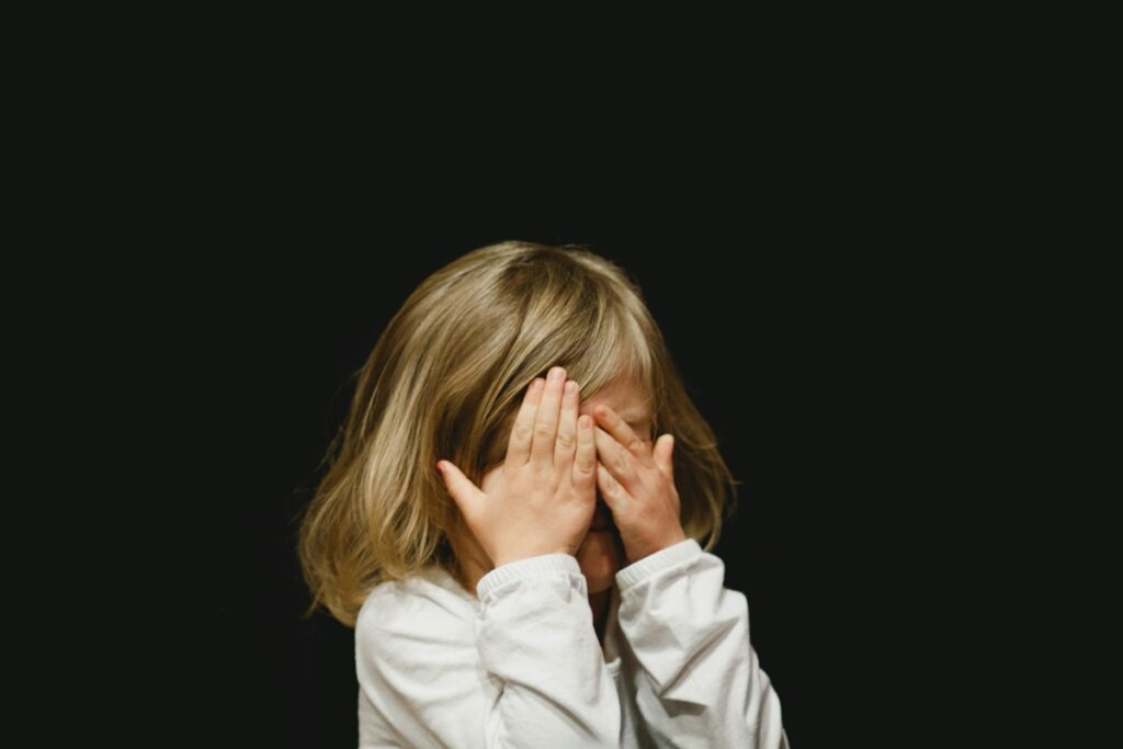 trauma-na-infancia-pode-alterar-o-cerebro-e-afetar-a-saude,-diz-estudo