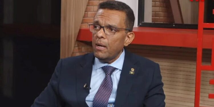 otoni-de-paula-declara-patrimonio-quase-300-vezes-maior-que-o-de-2022