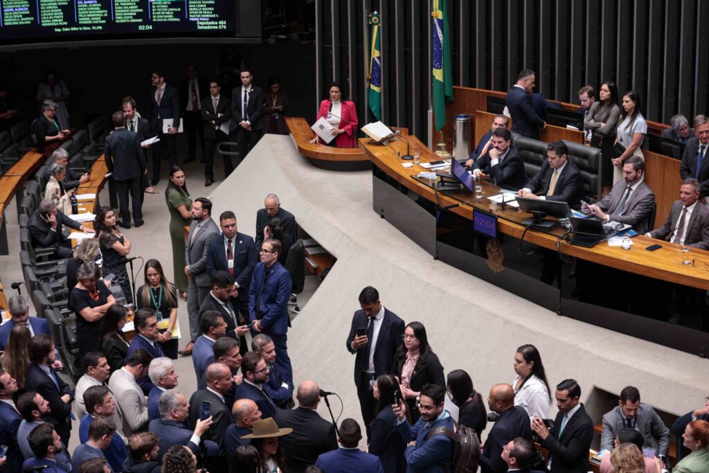 empoderado-por-emendas,-congresso-se-engaja-menos-com-presidenciaveis
