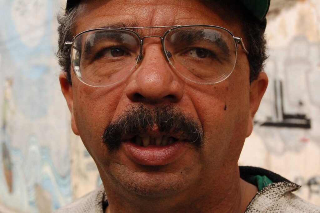 morre-carlos-adao,-artista-visual-que-espalhou-nome-por-muros-de-sp