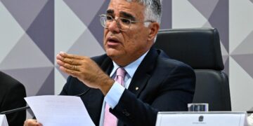 vice-de-zema,-eduardo-girao-se-licencia-do-senado-por-121-dias