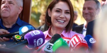 “um-dia-de-cada-vez”,-afirma-michelle-sobre-relacao-com-enteados