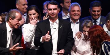 plano-de-flavio-bolsonaro-deve-propor-mudancas-no-funcionamento-do-stf