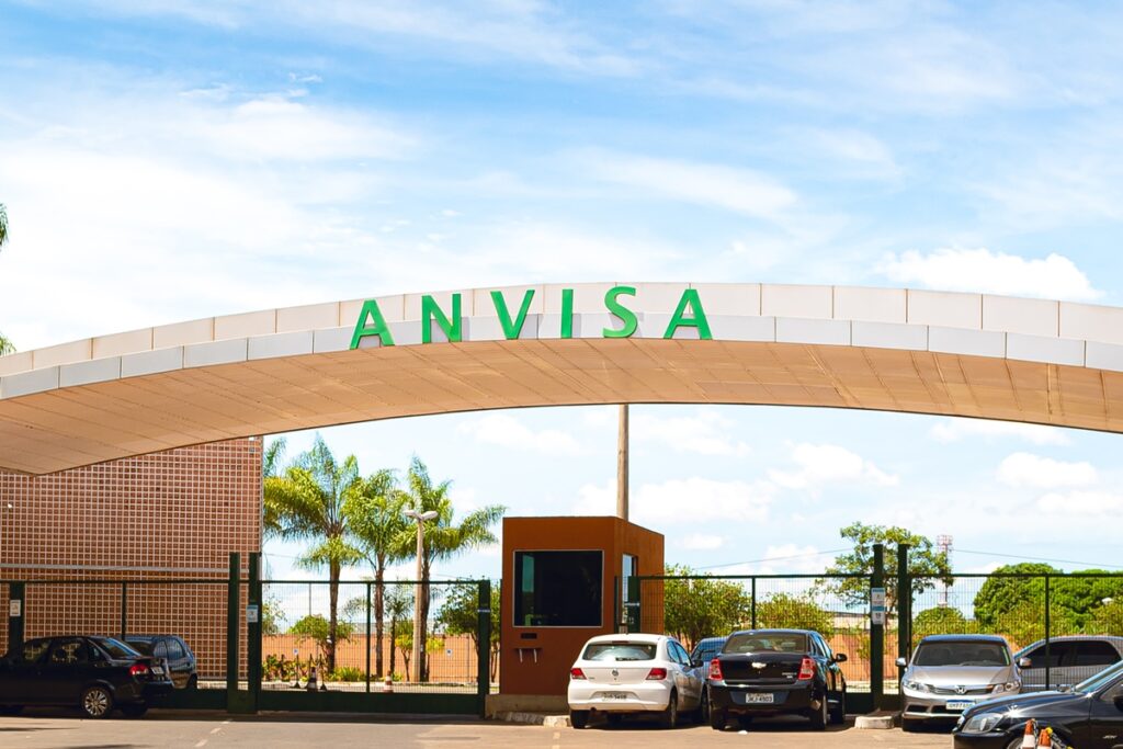 materiais-gratuitos-da-anvisa-estao-sendo-vendidos-como-certificados