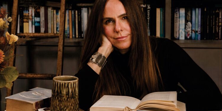 teresa-lampreia-reflete-sobre-impacto-social-do-entretenimento-em-novo-livro