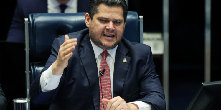 alcolumbre-comemora-petroleo-na-foz-do-amazonas:-“estavamos-certos”